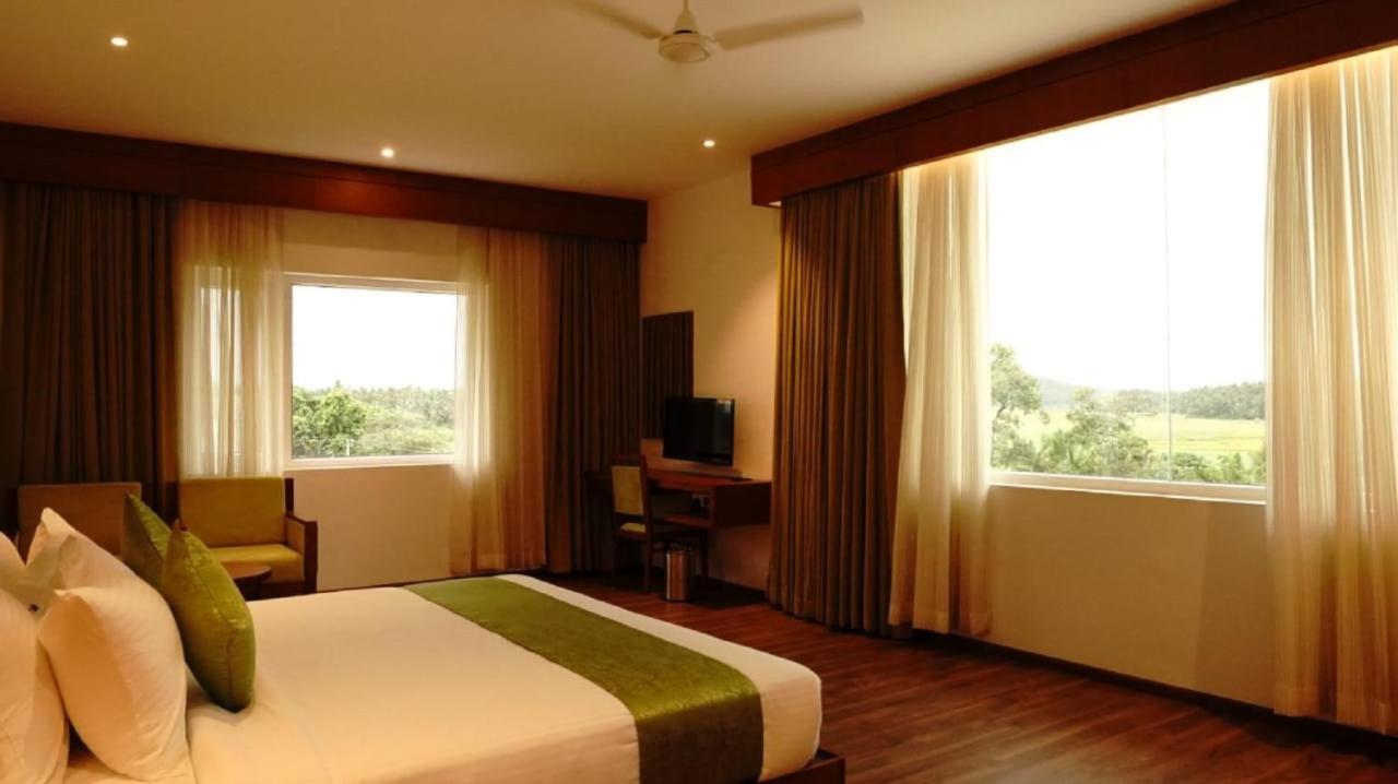 Dass Regency Thrissur Bagian luar foto